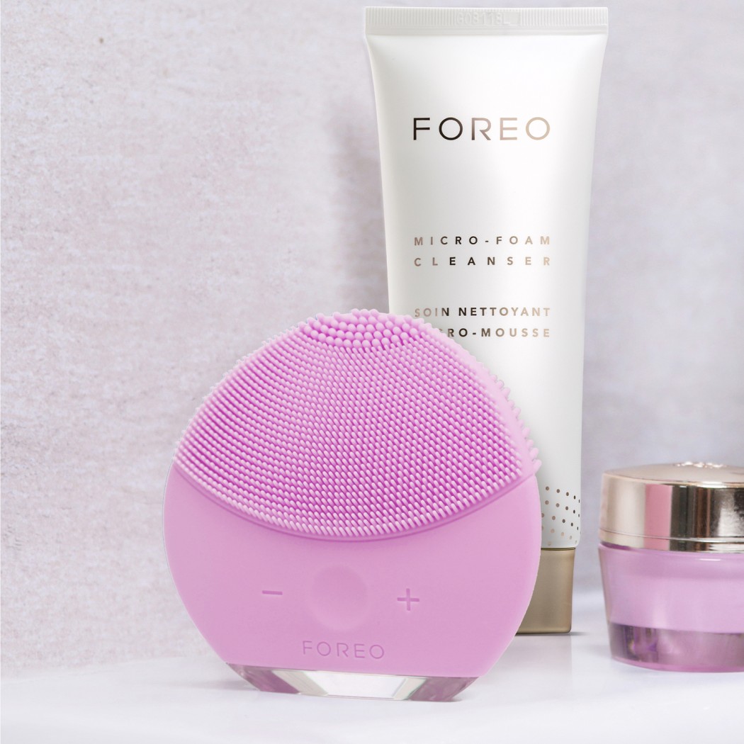 Foreo LUNA™ mini 2 Sonic Facial Cleansing Brush for Every Skin