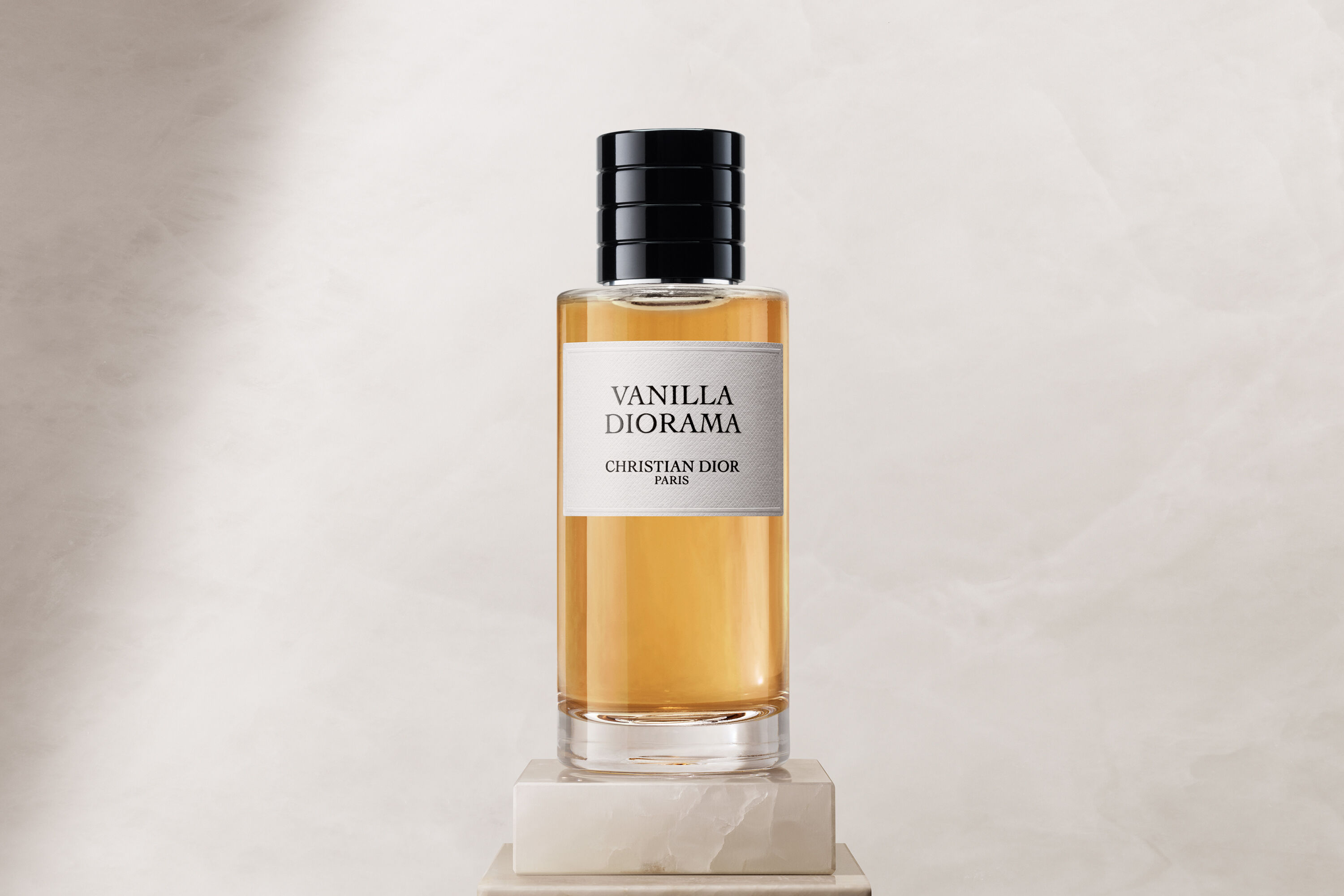 Christian Dior Vanilla Diorama Eau de Parfum Unisex - 250 ml | Nahdi