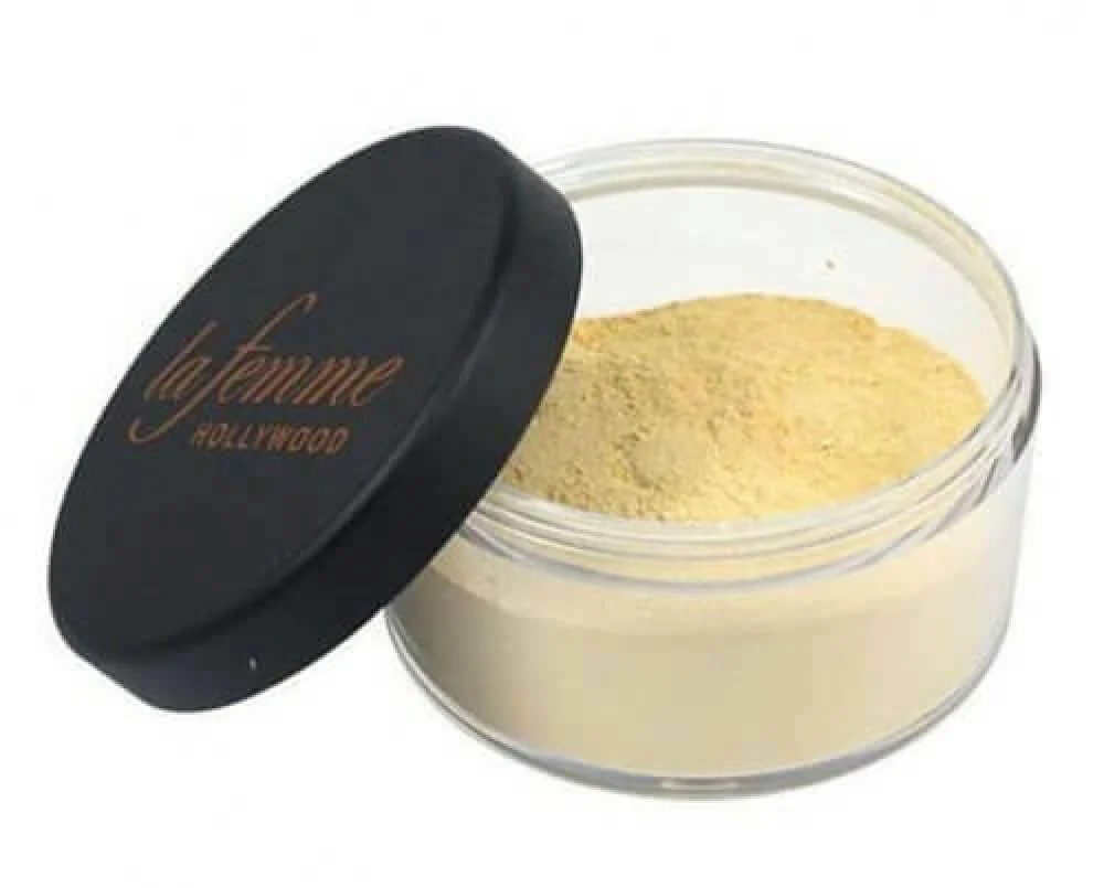 La Femme Velvet Touch Setting Powder Banana